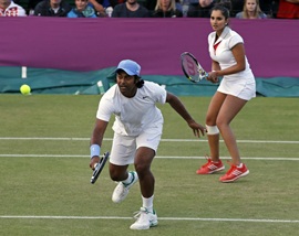 Leander Paes and Sania Mirza during their quarter-final match