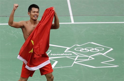 China's Lin Dan celebrates his victory