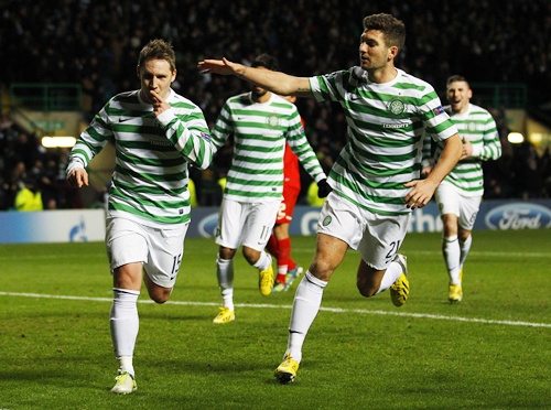 Celtic's Kris Commons (left) celebrates with teammates