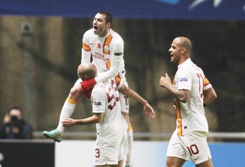 Galatasaray's Yilmaz celebrates his goal against Braga with his teammates