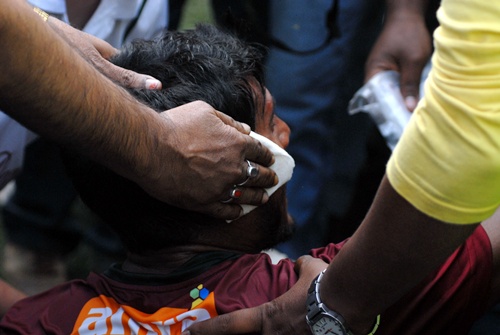 Photos: 40 injured as Mohun Bagan-East Bengal derby called off