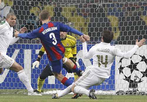 CSKA Moscow's Pontus Wernbloom shoots to score against Real Madrid during their Champions League last 16 first leg match at the Luzhniki stadium
