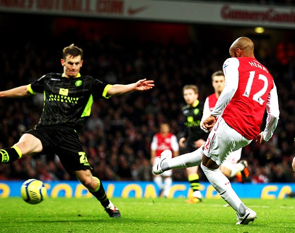 Thierry Henry scores the winning goal against Leeds United