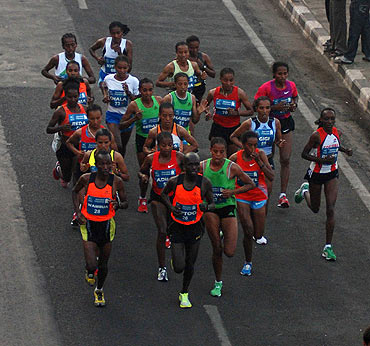 Athletes race close at the Mumbai Marathon