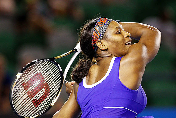 Serena looks rusty on Melbourne Park return