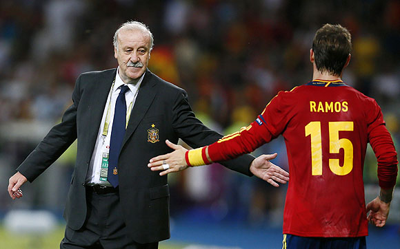 Spain's coach Vicente del Bosque and Sergio Ramos durung the final