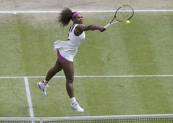 Serena Williams hits a return to Agnieszka Radwanska
