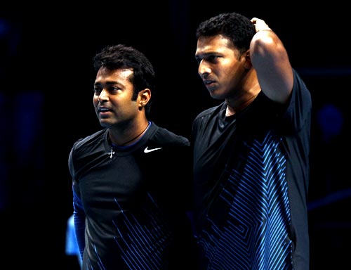 Mahesh Bhupathi (right) with Leander Paes