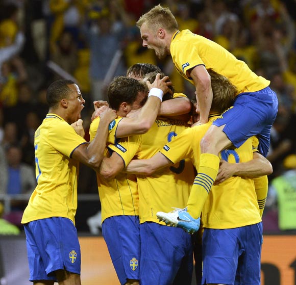 Sweden's players after Olof Mellberg scored the second goal