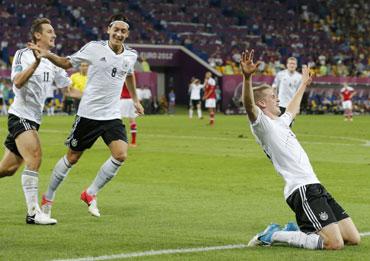 Miroslav Klose, Mesut Ozil and Lars Bender