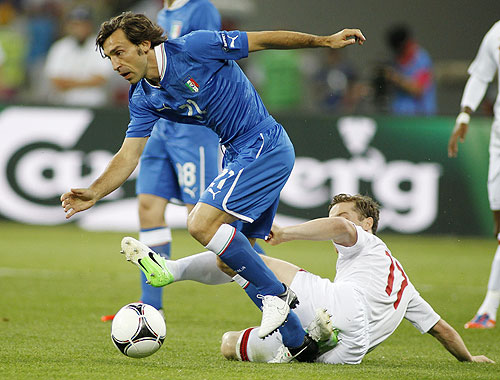 England's Scott Parker (right) tries to challenge Italy's Andrea Pirlo (left)