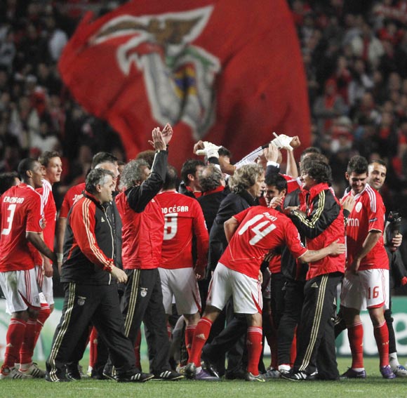 Benfica's players celebrate victory