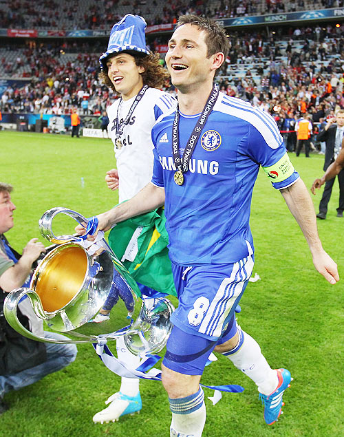 David Luiz and Frank Lampard of Chelsea celebrate