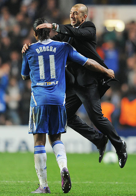 Roberto Di Matteo Chelsea celebrates victory with Didier Drogba