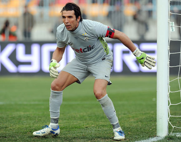 Gianluigi Buffon of Juventus in action during the Serie A match between US Lecce and Juventus FC at Stadio Via del Mare on January 8, 2012 in Lecce, Italy