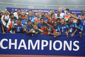 The triumphant Indian team with the Nehru Cup