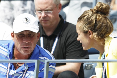 Andy Murray's coach Ivan Lendl (left) and girlfriend Kim Sears talk in the gallery