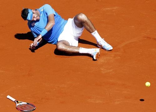 Juan Martin Del Potro of Argentina falls