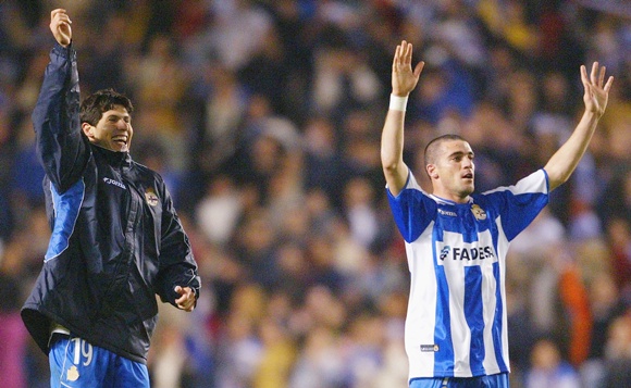 Alberto Luque and Walter Pandiani of Deportivo celebrate
