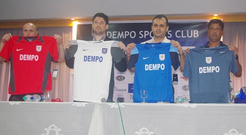 Image (left to right): Rafaelle Napoli (fitness and conditioning coach), Arthur Papas (head coach), Shrinivas Dempo (club chairman) and Mauricio Afonso (asst. coach) present the club's jerseys.