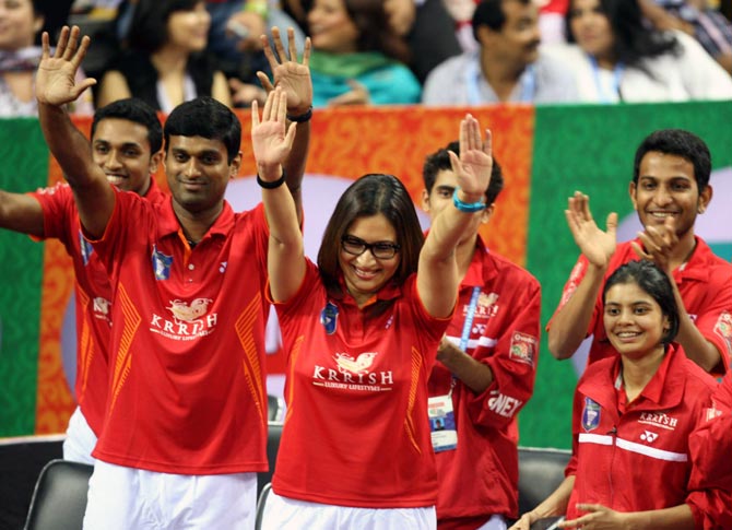 Jwala Gutta celebrates Sai Praneeth's victory with her Delhi team mates