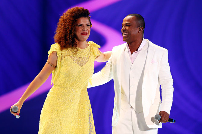 Vanessa da Mata and Alexandre Pires perform before the final draw announcement on Friday