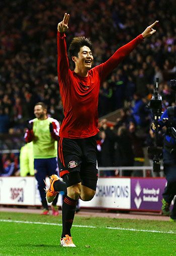 Ki Sung-Yong of Sunderland celebrates scoring the winning goal against Chelsea during their League Cup quarter-final at the Stadium of Light in Sunderland on Tuesday