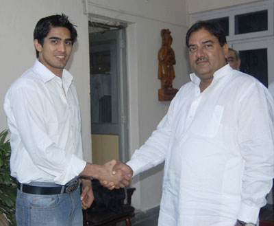 Abhay Singh Chautala with Indian boxer Vijender Singh