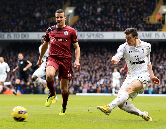 Gareth Bale scores the winning goal for Tottenham Hotspur