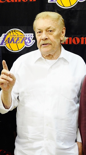 Jerry Buss, Longtime Lakers Owner, Is Dead at 80 - The New York Times