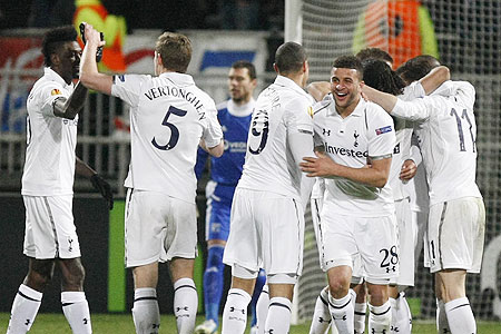 Tottenham Hotspur players celebrate a goal