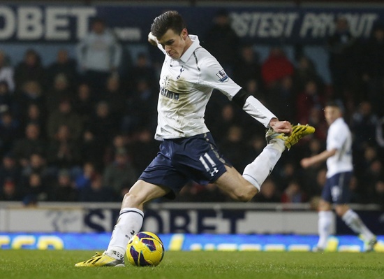 Tottenham Hotspur's Gareth Bale scores the game-winning goal