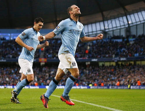 Manchester City's Pablo Zabaleta celebrates
