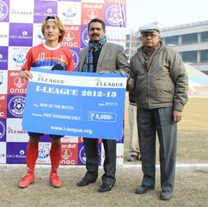 Man of the Match Yusa Katsumi with FIFA Regional Development Officer for South Asia Shaji Prabhakaran and honorary secretary of Delhi Soccer Association Sayeed Saheen