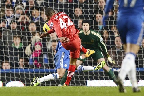 Southampton's Jason Puncheon (42) shoots and scores his team's second goal against Chelsea