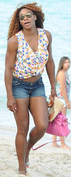 Serena Williams shows off bikini body on holiday