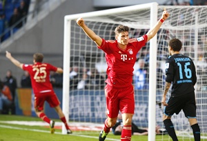 Mario Gomez of Bayern Munich celebrates