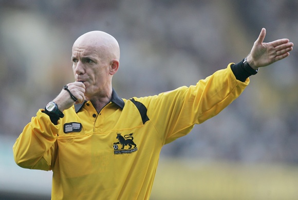 Referee Dermot Gallagher