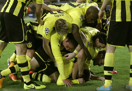Borussia Dortmund's players celebrate