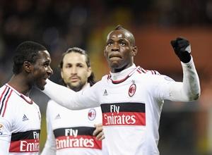 Mario Balotelli of AC Milan (right) celebrates