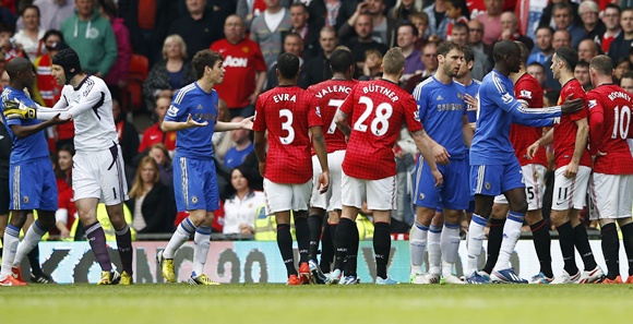 Manchester United and Chelsea players argue