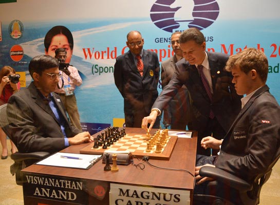 Viswanathan Anand (left) in action against Magnus Carlsen