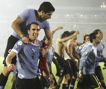 2014 World Cup: Uruguay book place at finals