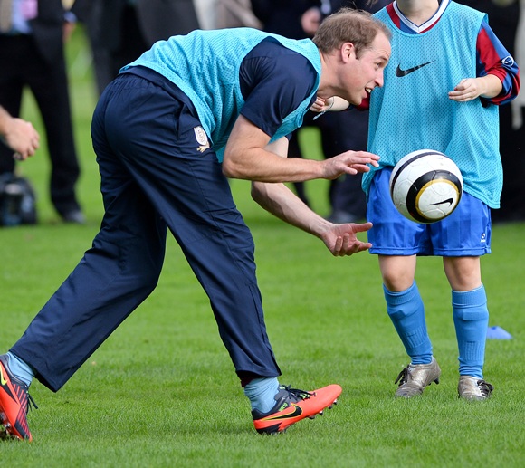 Prince William, Duke of Cambridge trains with players
