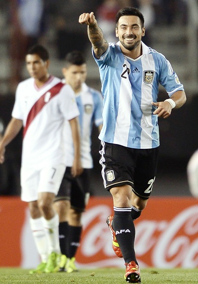 Ezequiel Lavezzi of Argentina celebrates a scored goal
