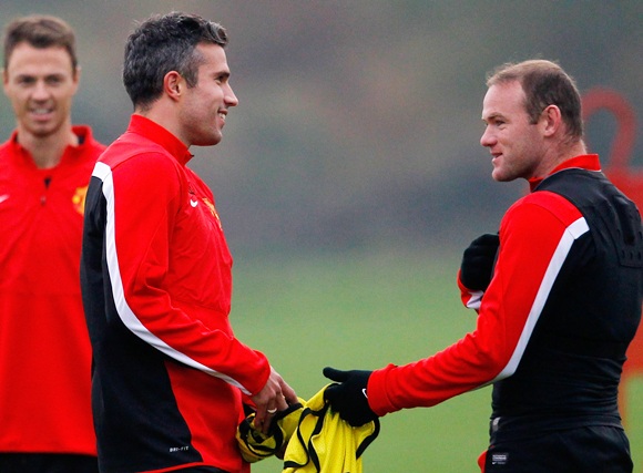Wayne Rooney (right) and Robin van Persie of Manchester United
