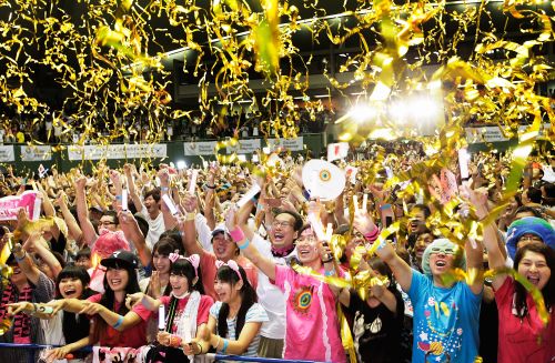 esidents of Olympic bid city Tokyo celebrate after the announcement of the 2020 Summer Olympic Games