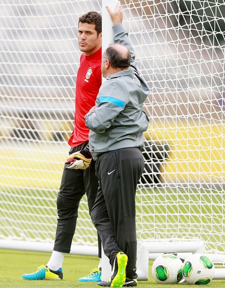 Julio Cesar during a Brazil training session