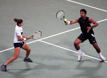 Leander Paes (right) with Sania Mirza