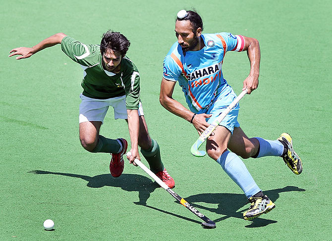 Abdul Haseem Khan of Pakistan contests for the ball against Sardar Singh of India (This image is for representational purposes only)